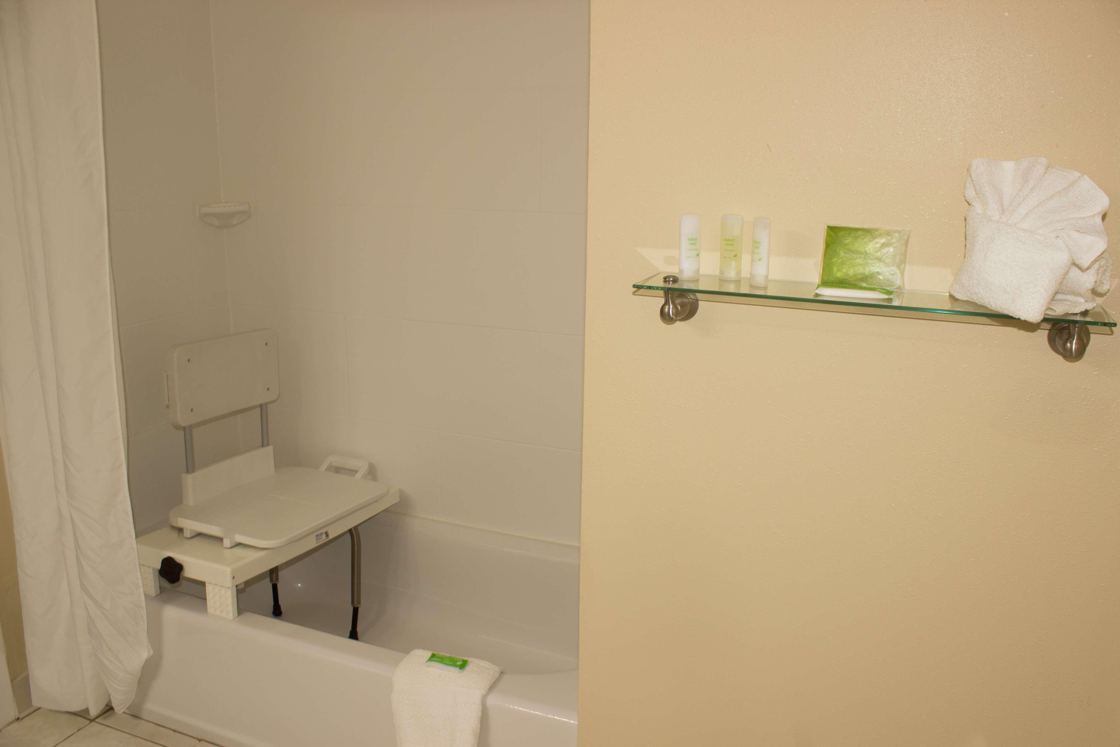 Holiday Inn Express Kilmarnock Extérieur photo